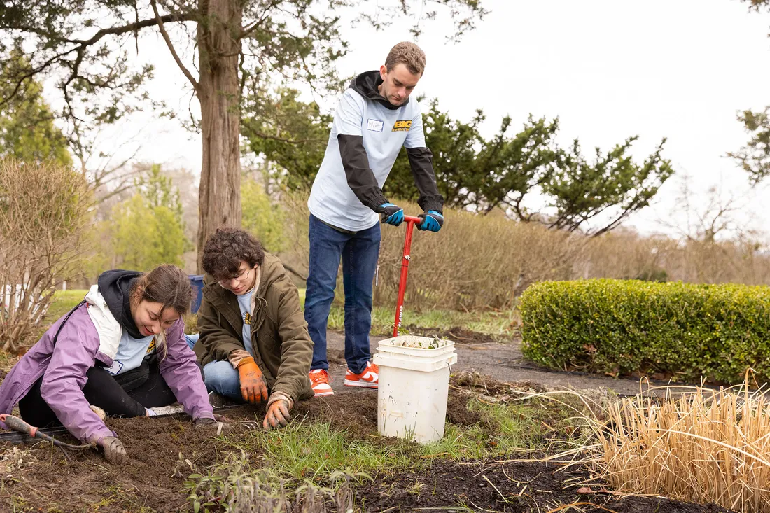 Students participating in the Service Saturday's initiative with Orange Seeds.