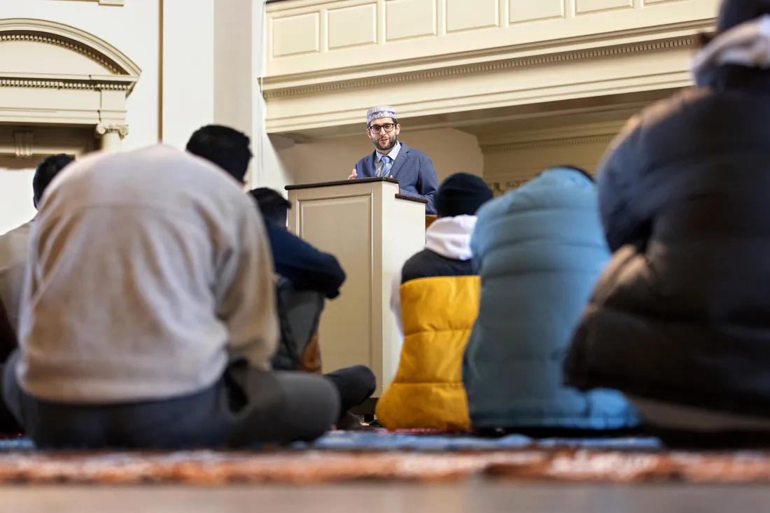 Iman and Chaplain Amir Duric speaking to Muslim students in Hendricks Chapel.