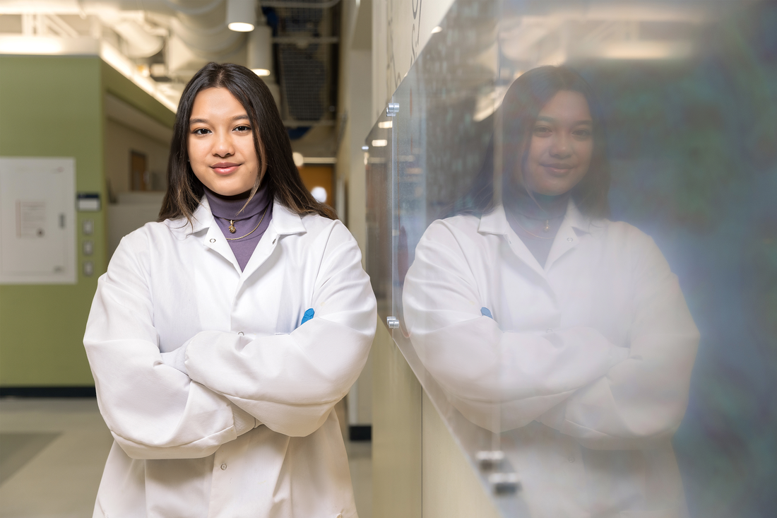 Bianca Andrada ’22 at the BioInspired Institute in Bowne Hall.