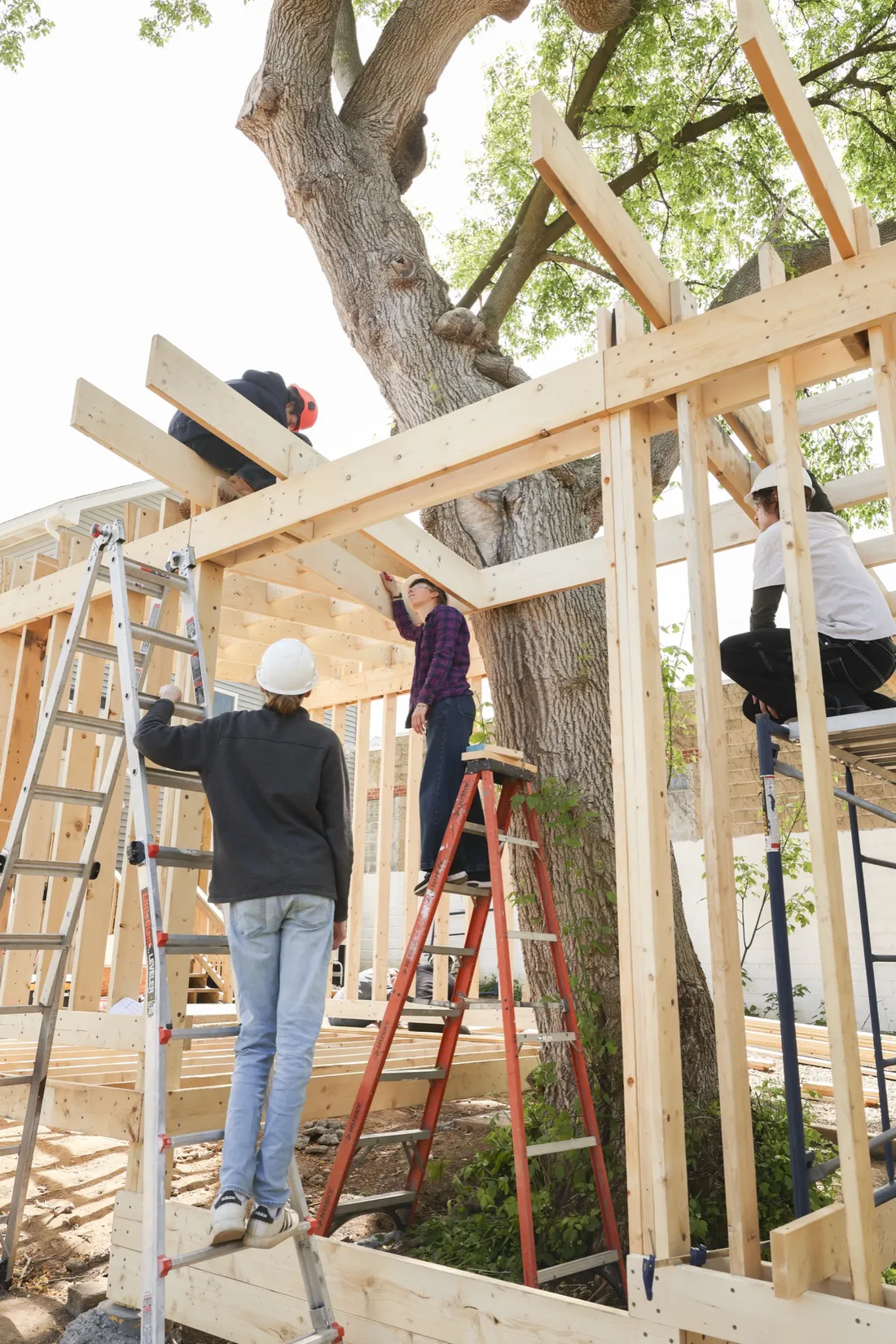 Students at Syracuse University working to make a tiny home for Tiny Home for Good.