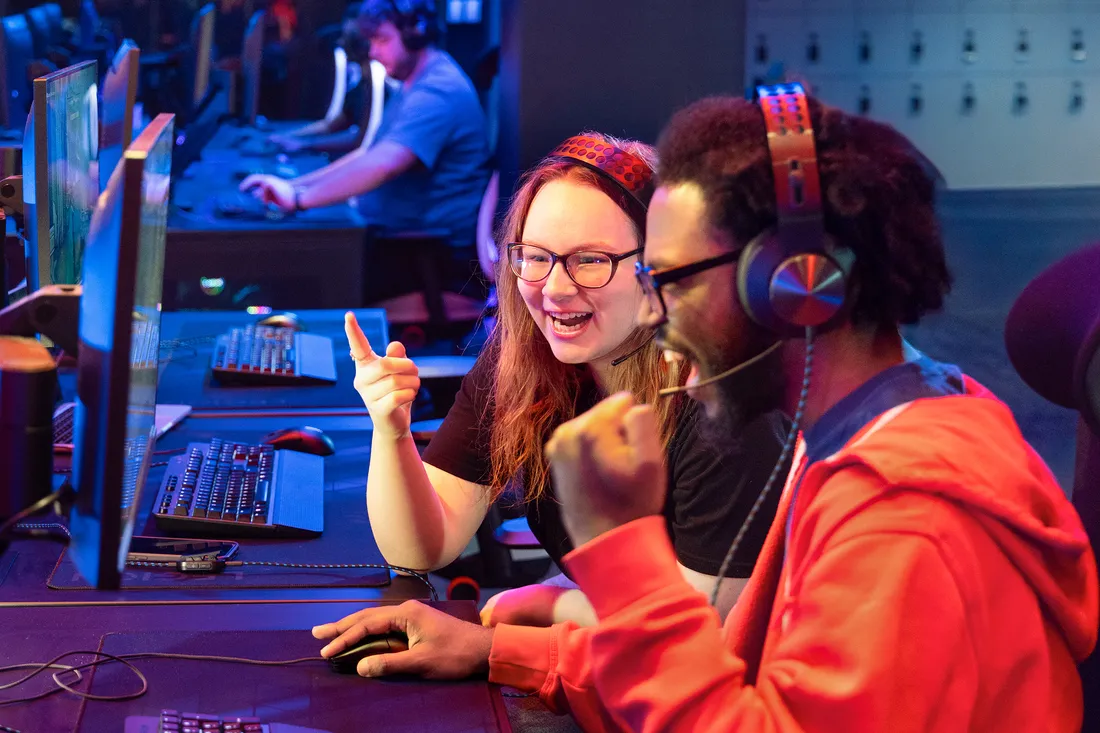 Students gaming together.