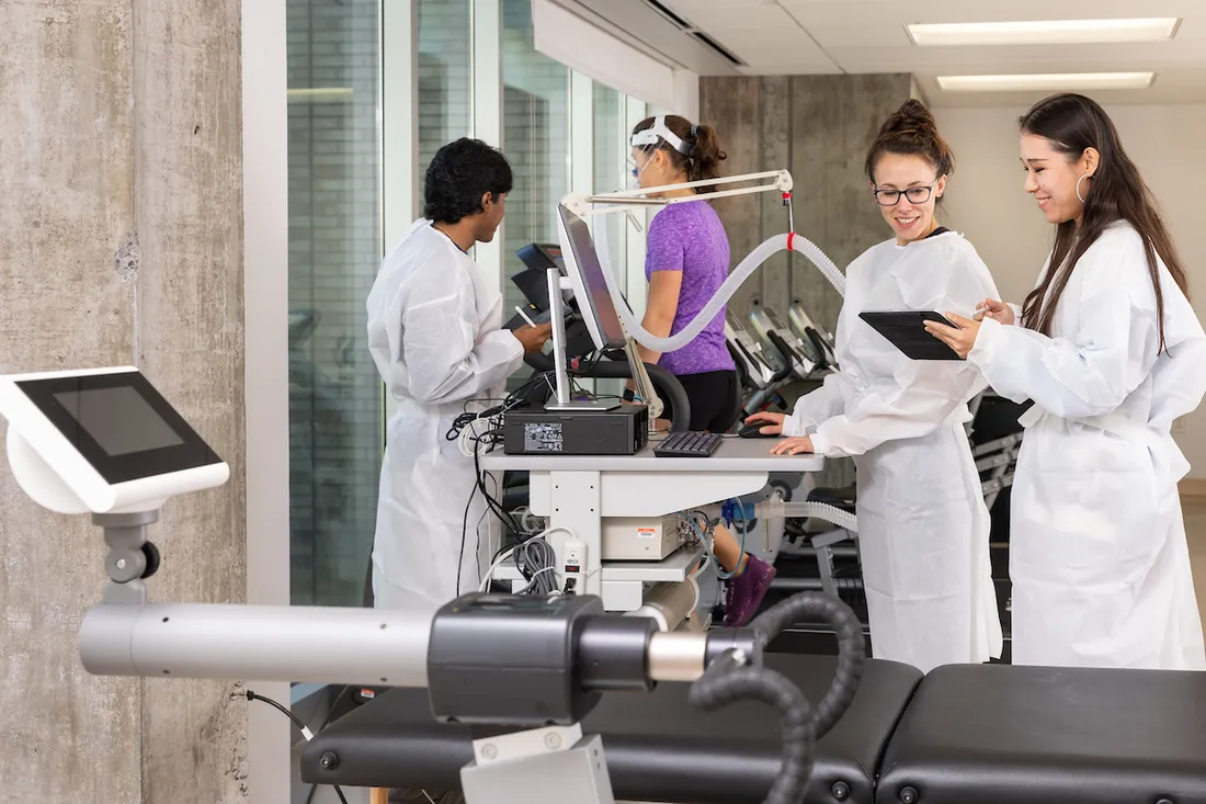 Students in the Falk Ernie Davis Lab.