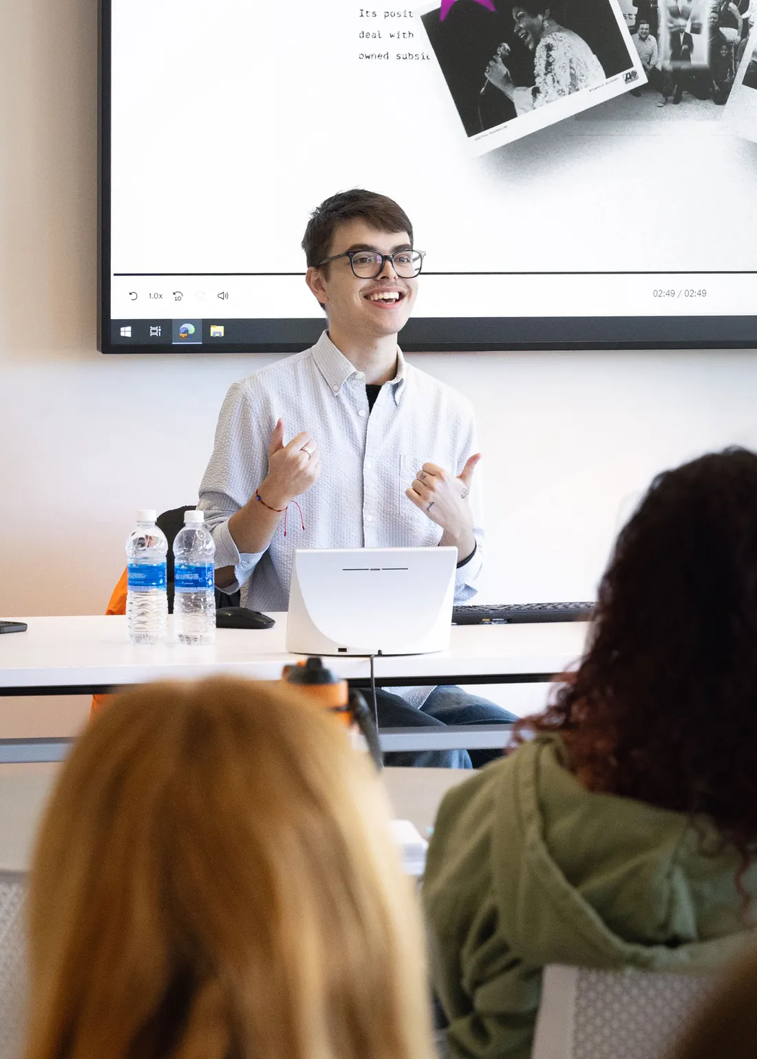 Jace Rodrigues talking in a class.