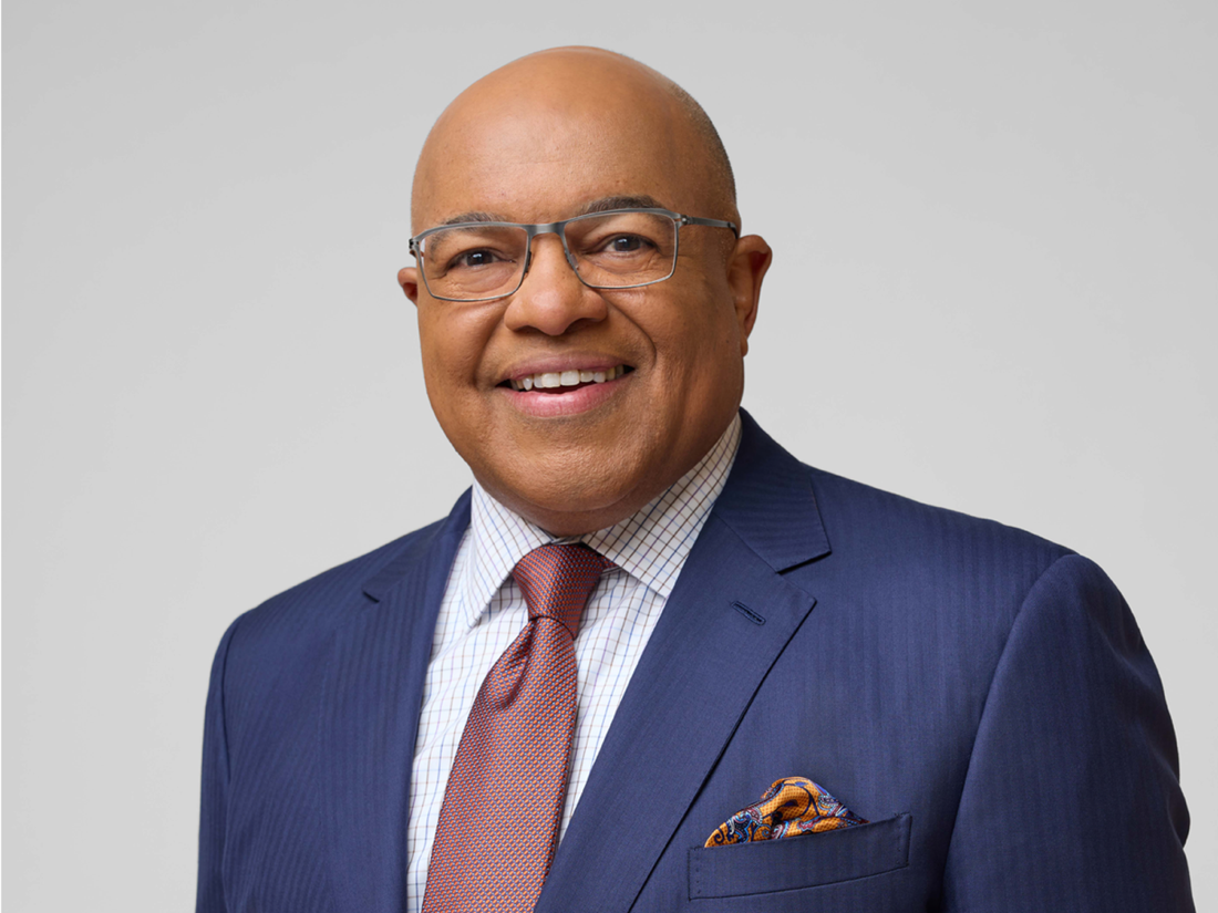 Headshot of Mike Tirico ’88.