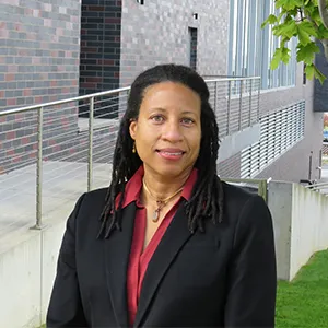 Headshot of Kristen Barnes.