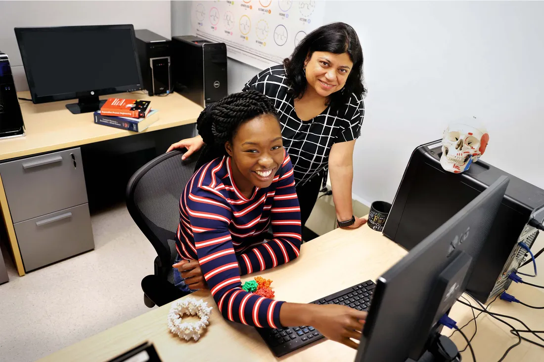 Santita Ebangwese ’19, G’20 with professor Shikha Nangia.