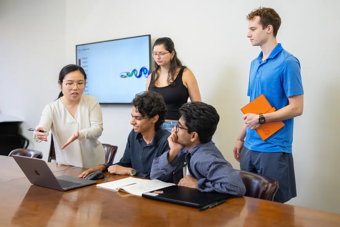 Students in Dr. Sun's Engineering Laboratory.
