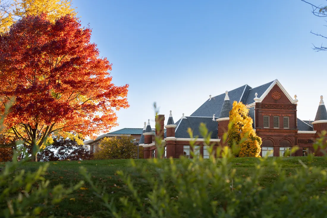 Syracuse University campus imagery.