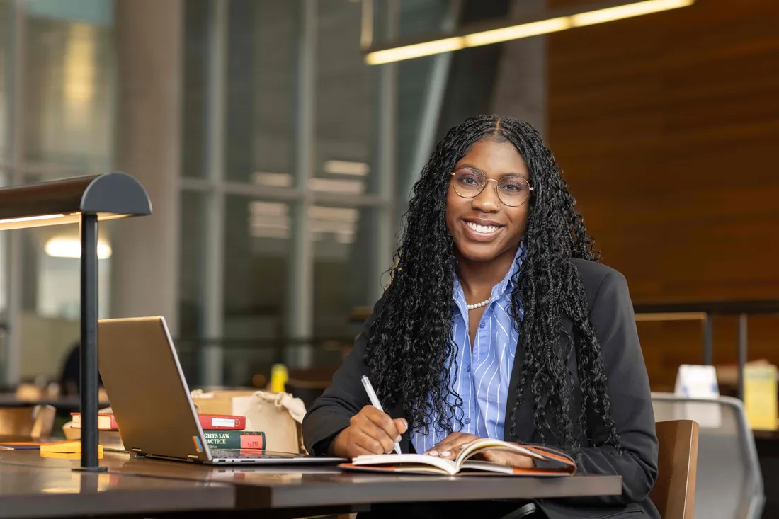 Kayzjah Charles, ’26 AEA Ambassador for Syracuse University Law School.